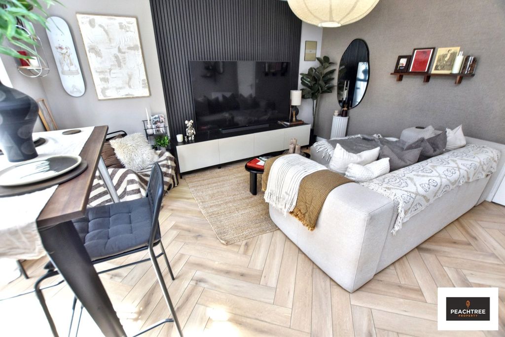 Additional image 7 of 2 bed flat for saleClydeside Terrace, Renfrew, Renfrewshire PA4