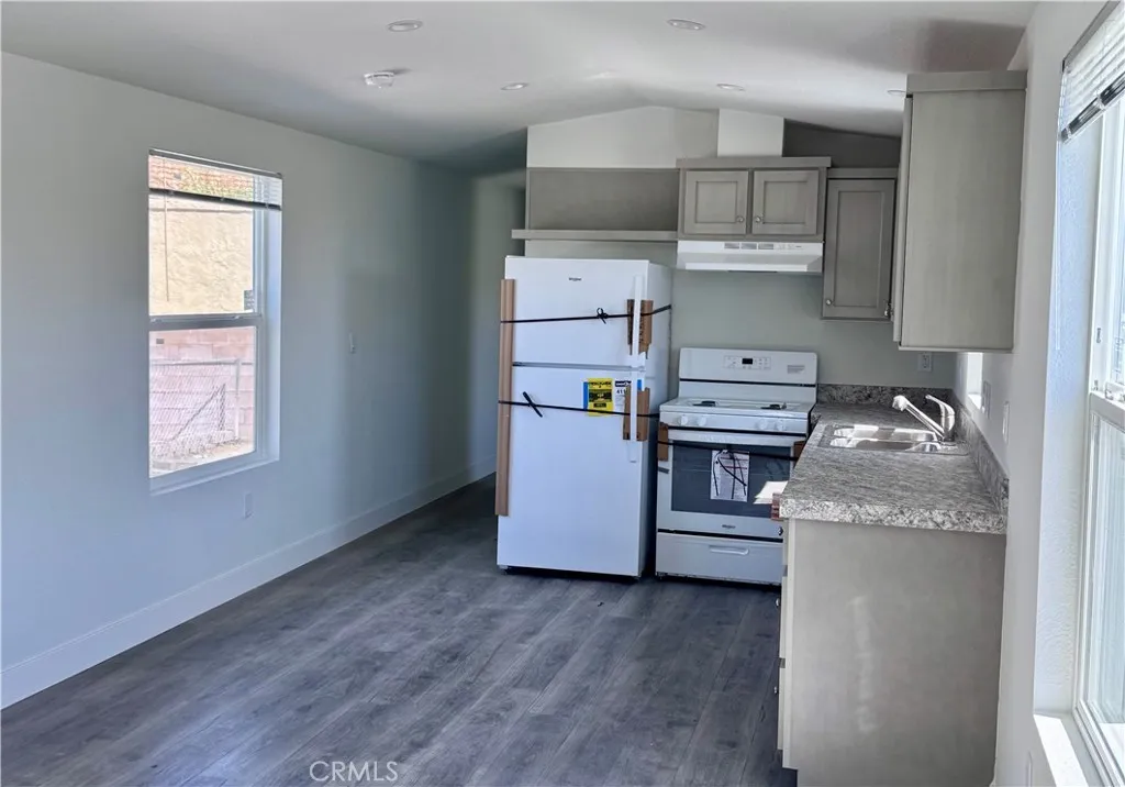 Additional image 22 of 17455 Marygold Avenue Unit 49, Bloomington, CA 92316