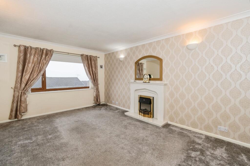Watty Hall Avenue, Bradford, BD6 photo 2