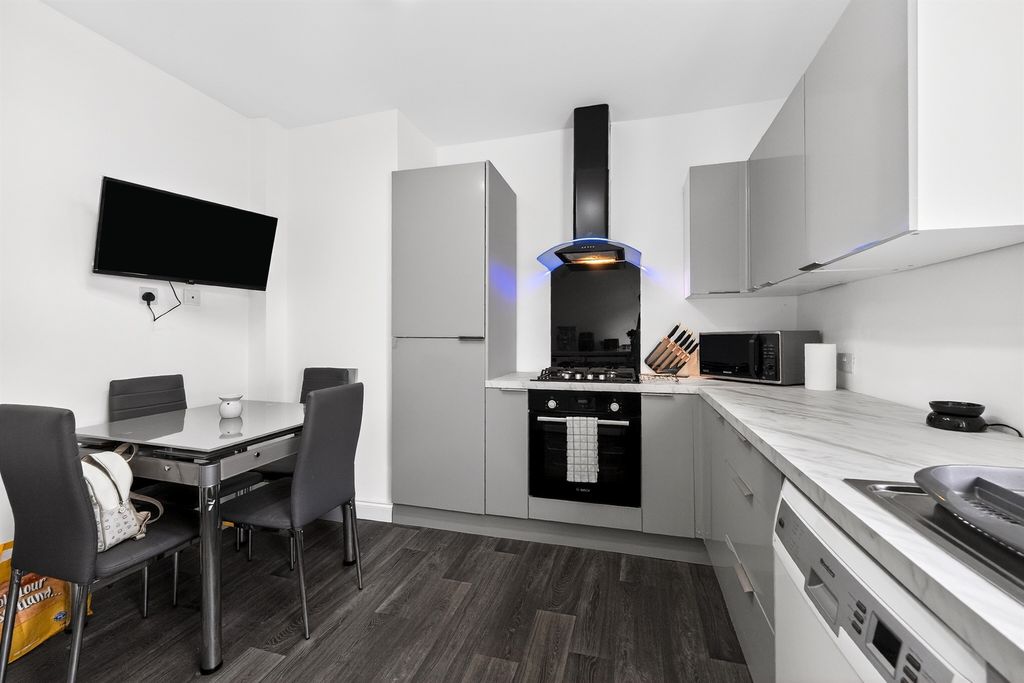 Additional image 5 of 2 bed flat for saleMckinlay Crescent, Irvine KA12