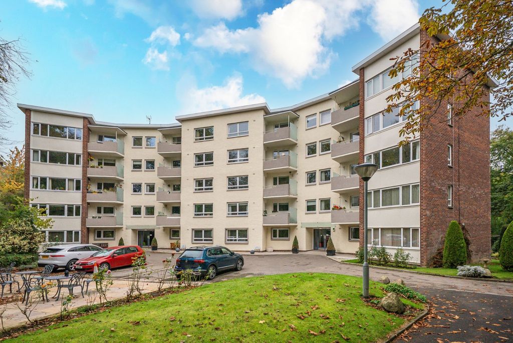 Additional image 10 of 2 bed flat for saleQueens Close, Lancaster Road, Harrogate, North Yorkshire HG2