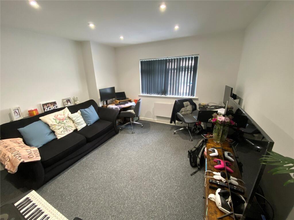 Wimborne Road, Kinson, Bournemouth, Dorset, BH10 photo 5