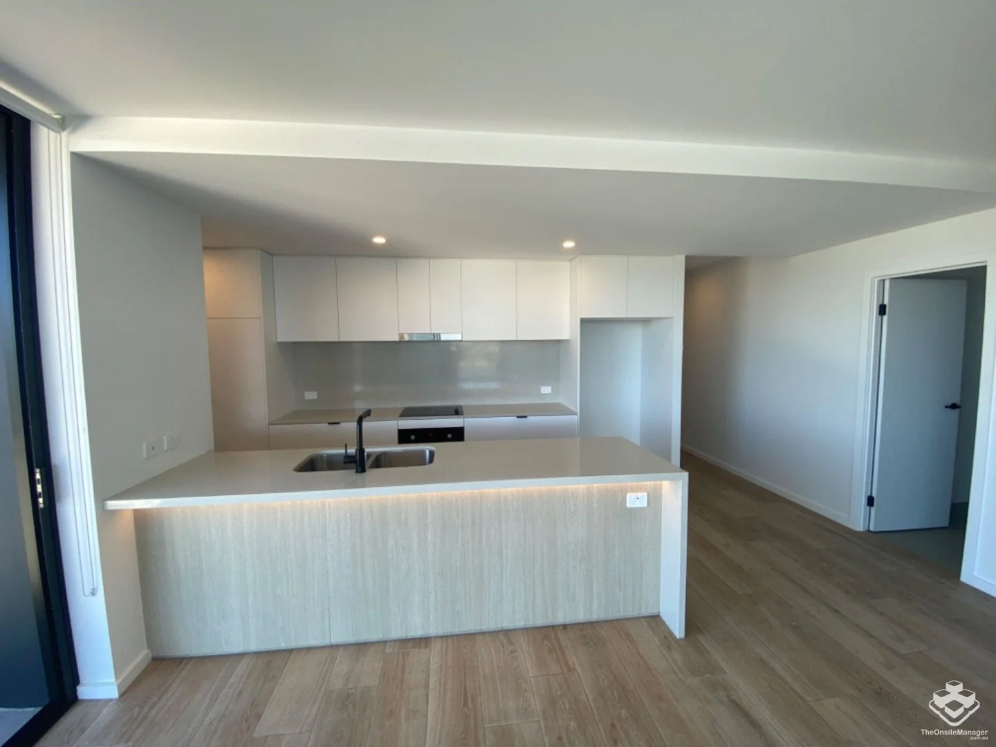 Additional image 2 of ID:21173283/256 Stanhill Drive, Surfers Paradise QLD 4217