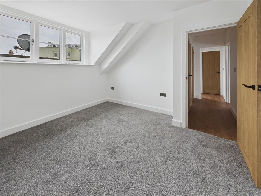 Additional image 8 of 2 bed flat for saleSparta House, Crackwell Street, Tenby SA70