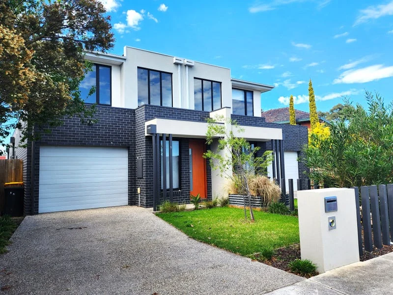 9 Woorigoleen Drive, Keilor East VIC 3033