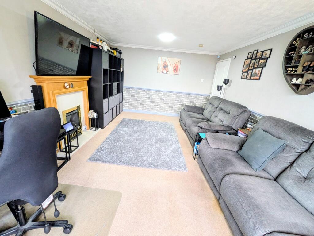 Additional image 7 of Frensham Grove, Bradford, BD7