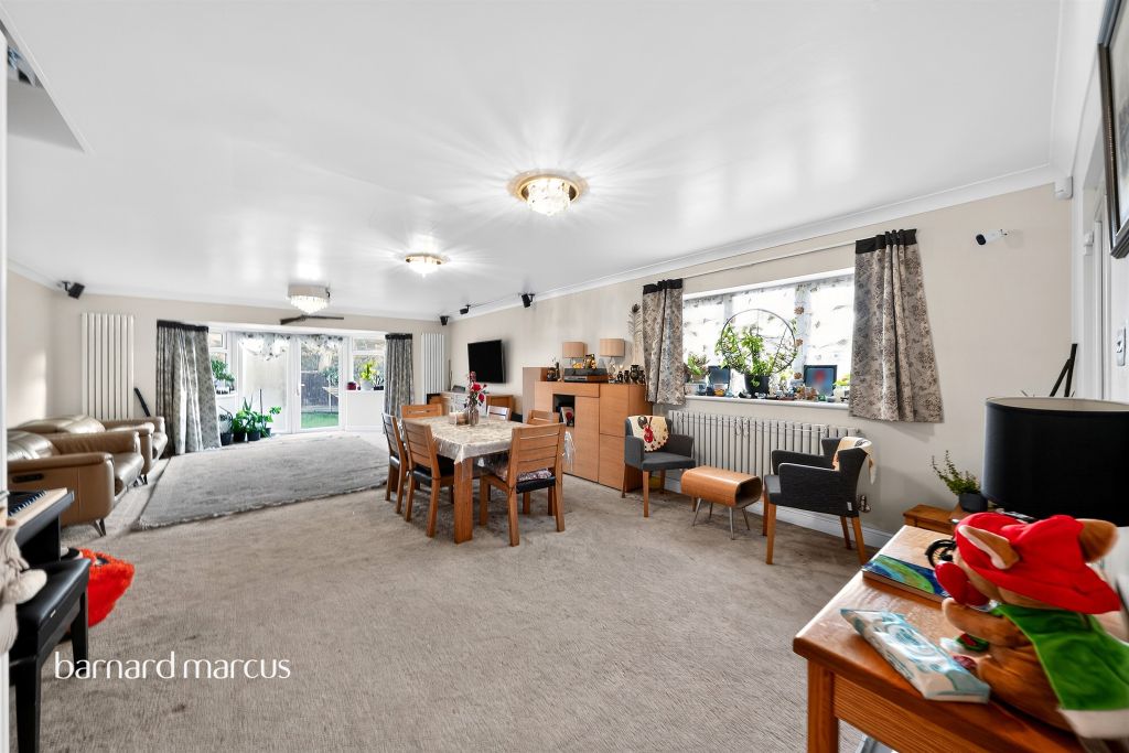 Additional image 5 of 6 bed detached house for saleHereford Road, Feltham TW13