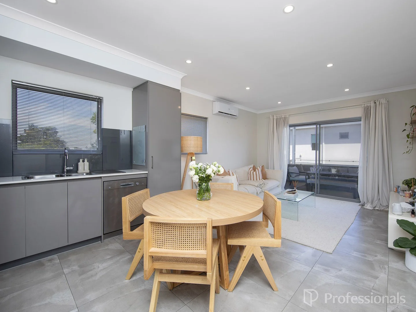 7/8 Wynyard Street, Yokine WA 6060