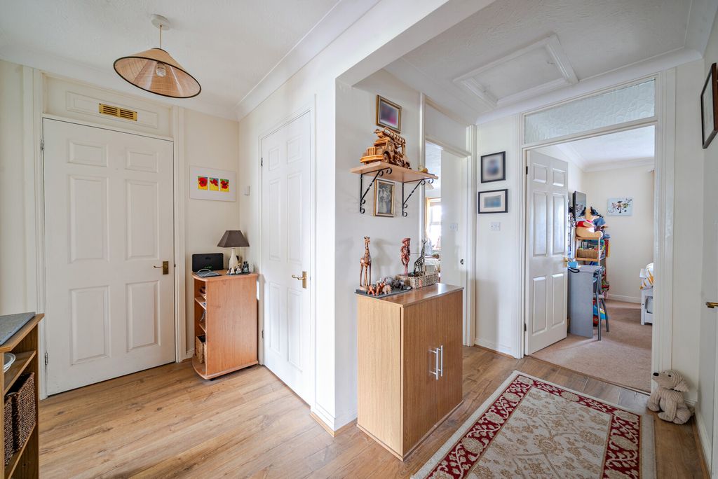 Additional image 7 of 2 bed flat for saleFairlawn, Hall Place Drive, Weybridge KT13