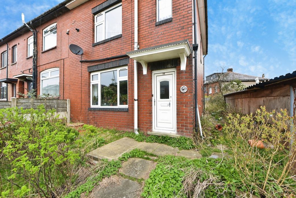 3 bed terraced house for saleMoor Street, Shaw, Oldham OL2