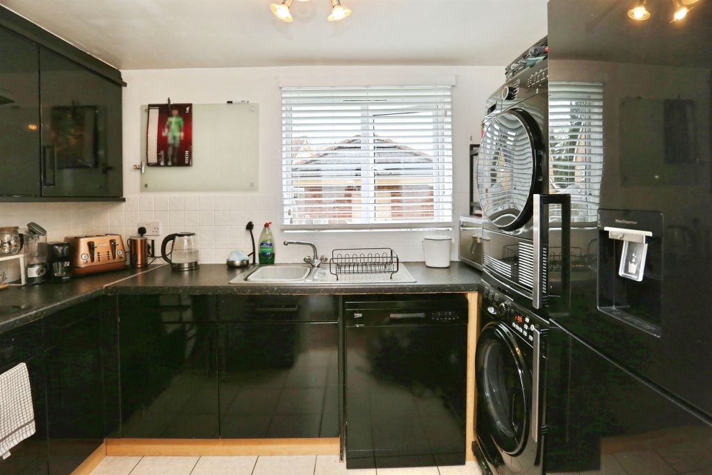 Additional image 9 of 2 bed flat for saleFawn Crescent, Hedge End, Southampton SO30