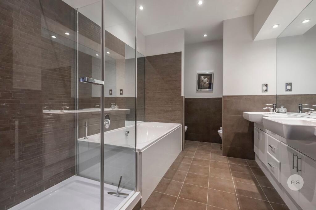 Additional image 17 of 'The Penthouse' Brooklyn House, Bingham Avenue, Lilliput, Poole, BH14