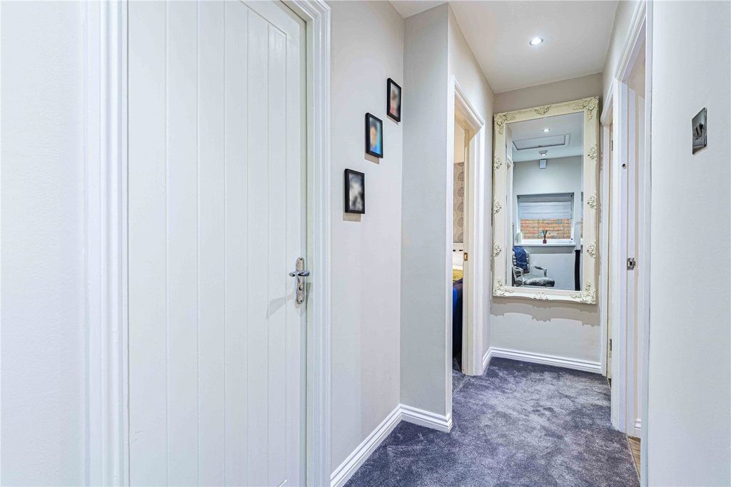 Additional image 13 of 3 bed semi-detached house for saleStanborough Avenue, Borehamwood, Hertfordshire WD6