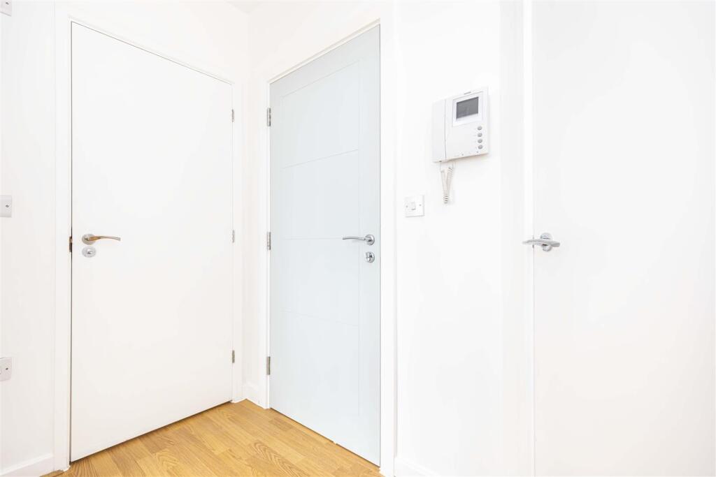 Additional image 8 of 4th Floor, Newly Refurbed Apartment in Central Bournemouth.