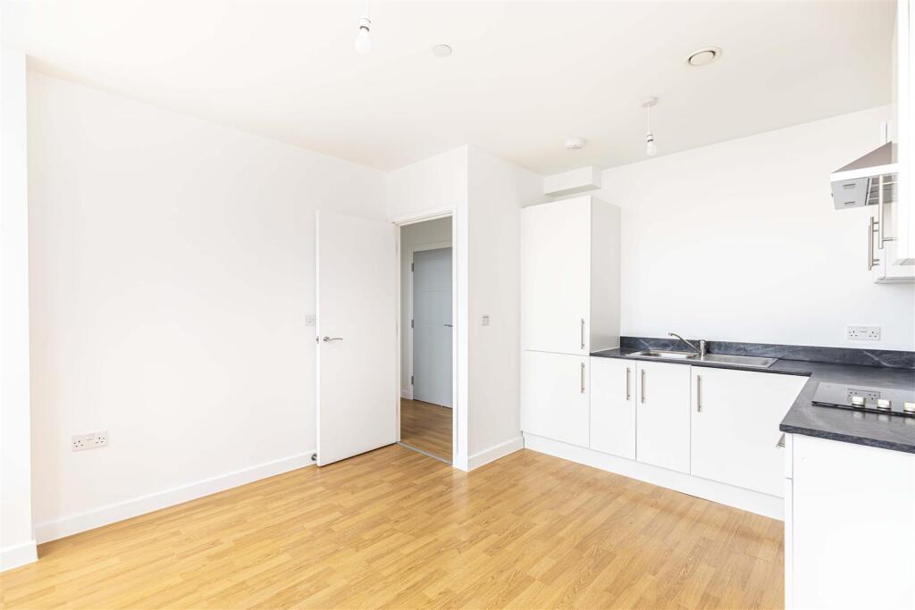 Additional image 6 of 4th Floor, Newly Refurbed Apartment in Central Bournemouth.