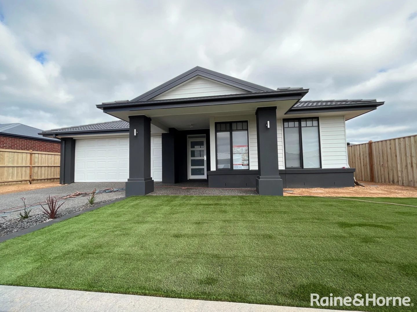 12 Arran Street, Gisborne VIC 3437