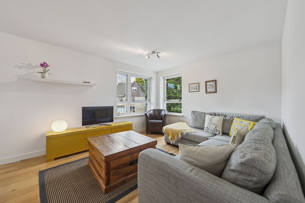 Additional image 2 of 3 bed flat for sale47 Cathkin Road, Flat 2/4, Langside, Glasgow G42