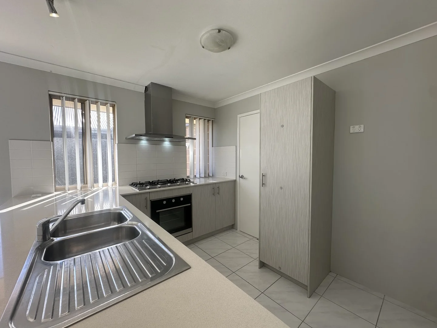25 Holystone Approach, Wellard WA 6170