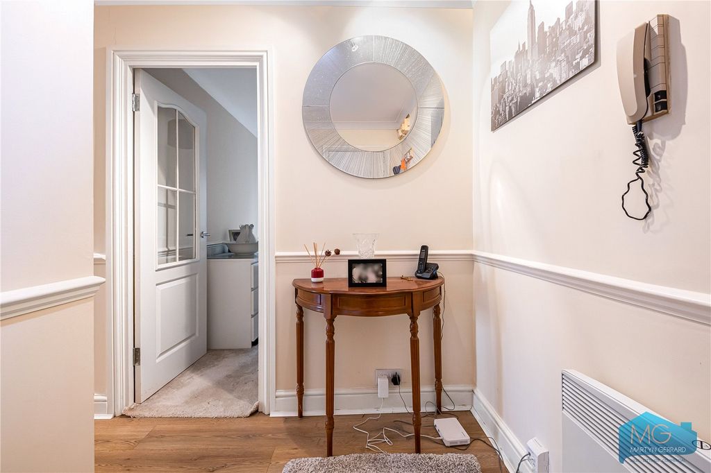 Additional image 6 of 2 bed flat for saleStation Road, New Barnet, Barnet EN5