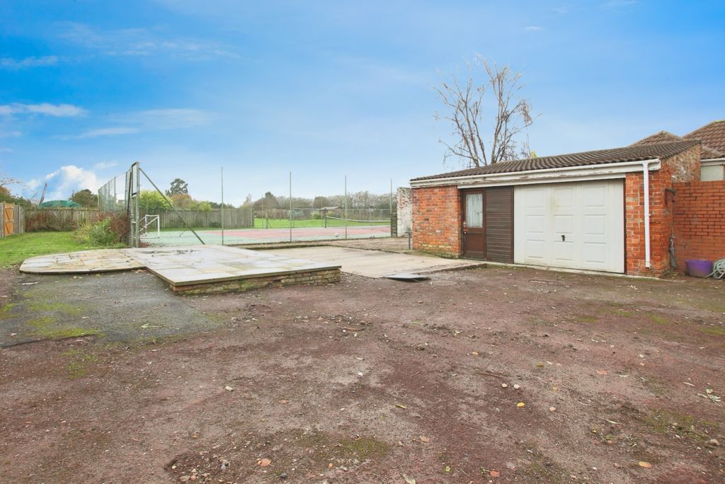 Additional image 19 of 4 bed detached house for saleGanstead Lane, Ganstead, Bilton, Hull HU11