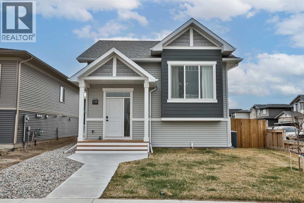 328 Aquitania Boulevard W