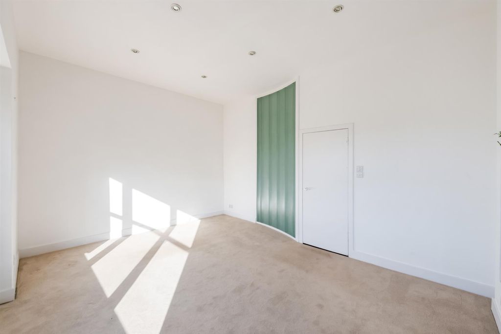 Additional image 5 of 2 bed flat for sale5B Bridge Street, Dollar FK14