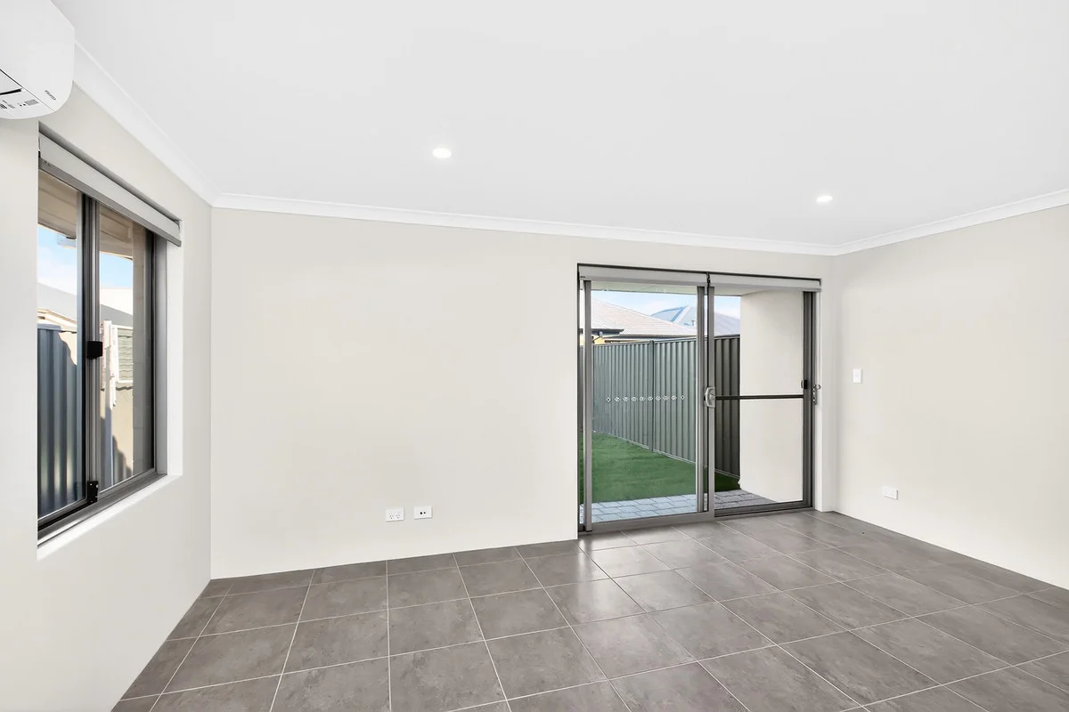 30A Brumlow Way, Lakelands WA 6180 photo 5