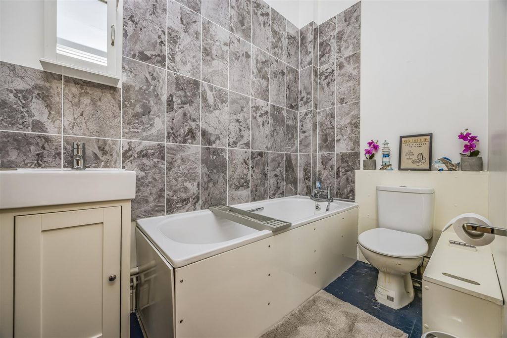 Additional image 8 of 1 bed flat for saleArundel Street, Portsmouth PO1