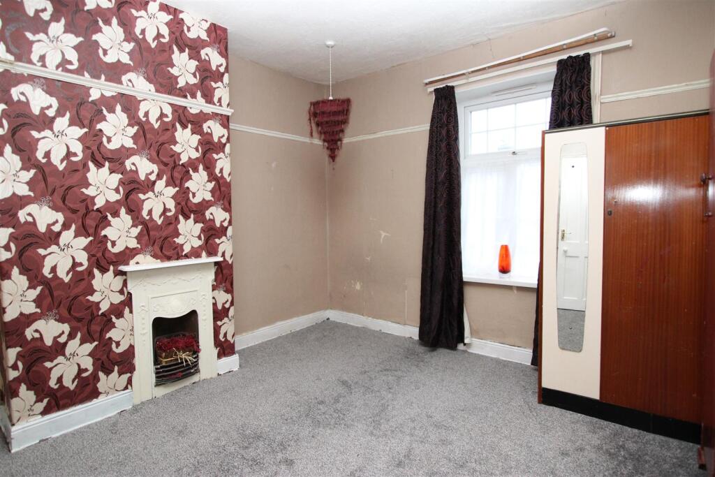 Upper Woodlands Road, Bradford photo 2
