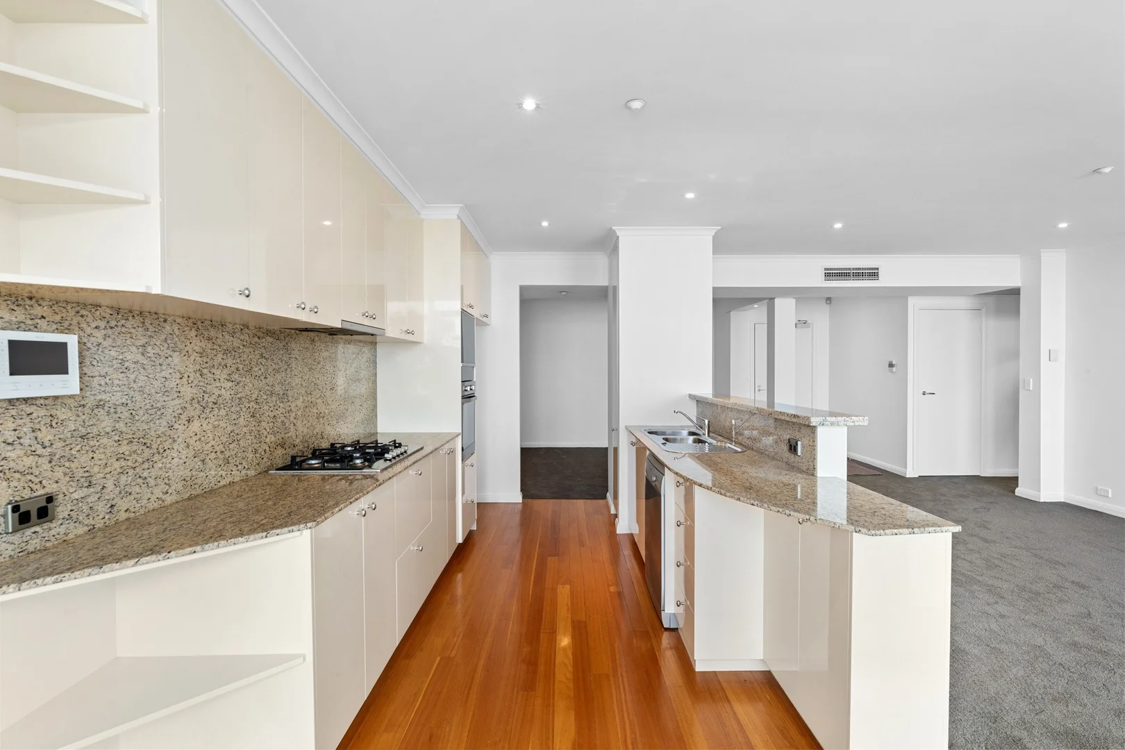 Additional image 3 of t07/127 Beach Street, Port Melbourne VIC 3207