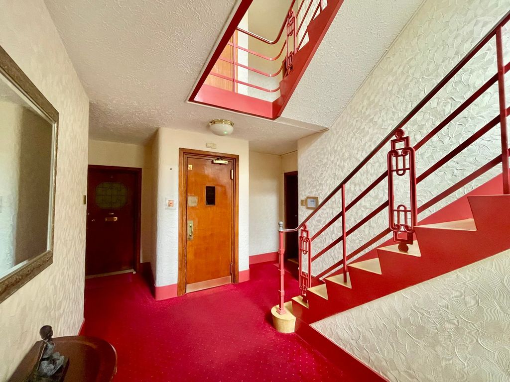 Additional image 8 of 2 bed flat for saleGervis Road, East Cliff, Bournemouth BH1