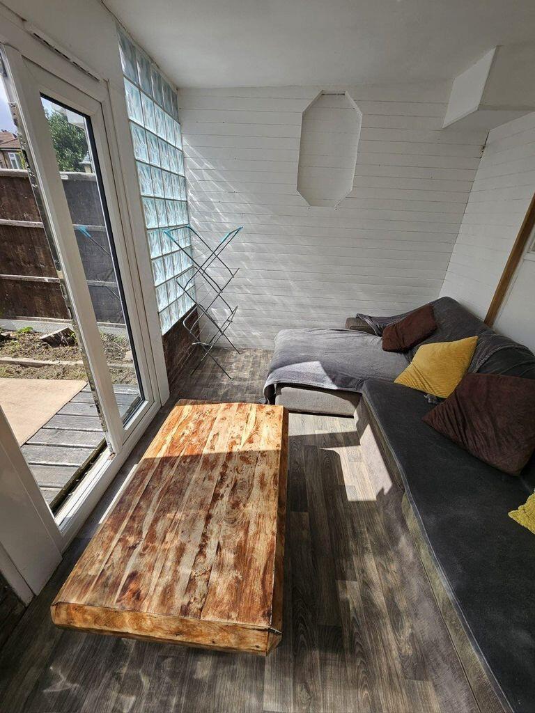 Student Five Double Bedrooms, Redhill (P05494) photo 3