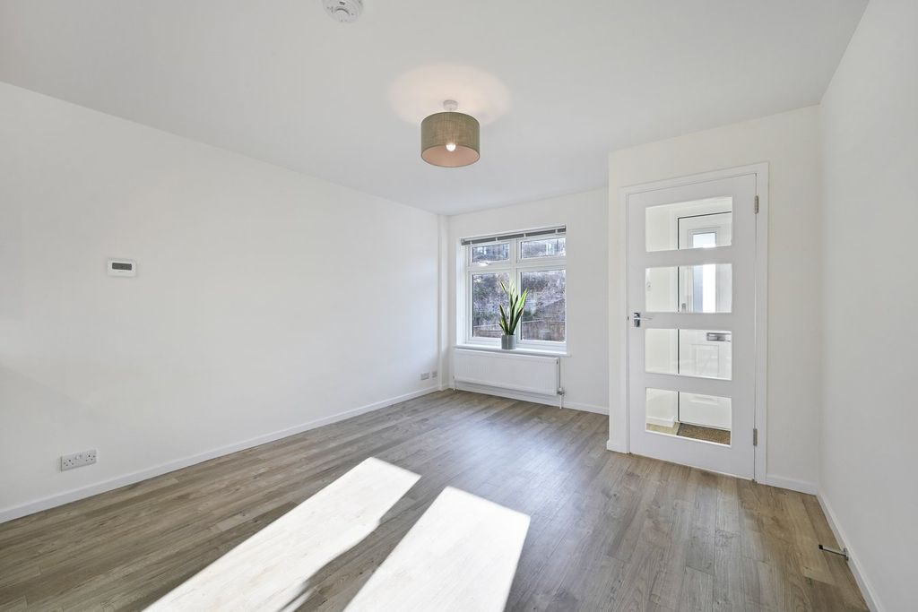 Additional image 4 of 1 bed terraced house for saleTudor Walk, Weybridge KT13