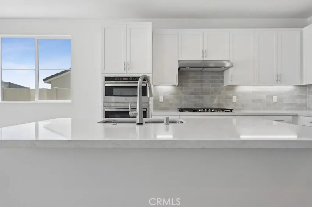 Additional image 4 of 28916 Vertex Way, Canyon Country, CA 91350