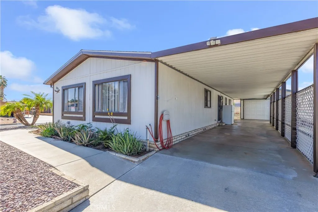 602 Roadrunner Way, Perris, CA 92570 photo 2
