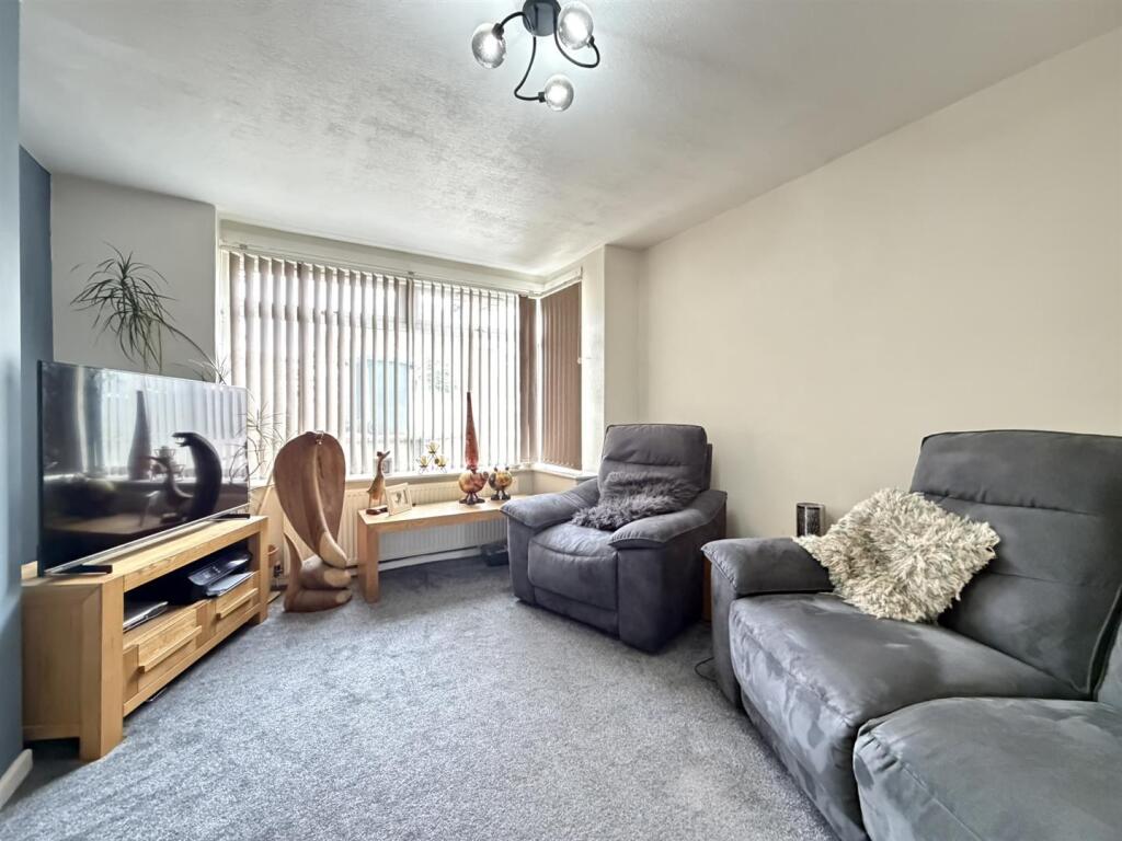 Glenhurst Avenue, Keighley photo 3