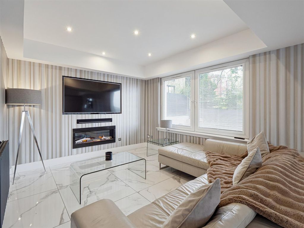Additional image 16 of 5 bed property for saleFairfield Place, Bothwell, Bothwell G71