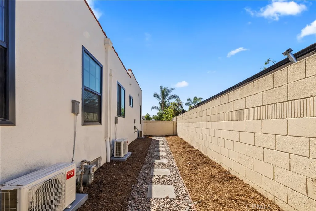Additional image 98 of 1019 S Hickory St, Santa Ana, CA 92701