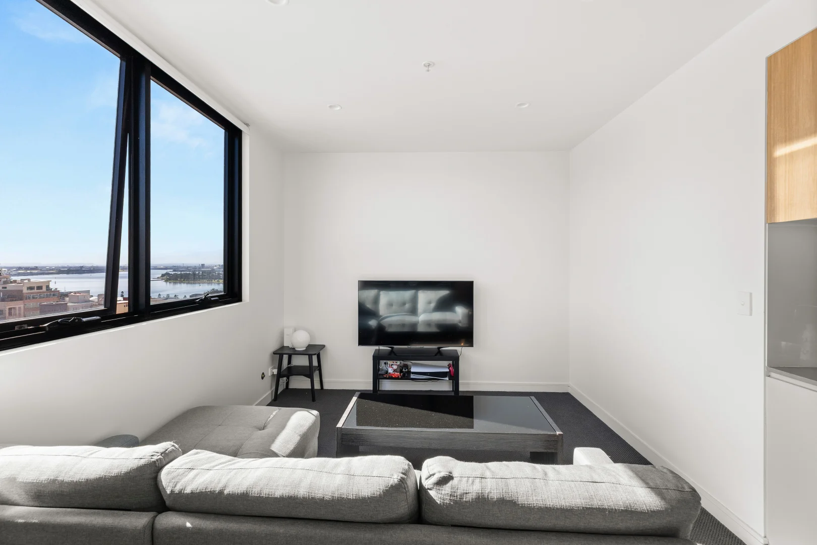 Additional image 6 of 912/75 Shortland Esplanade, Newcastle NSW 2300