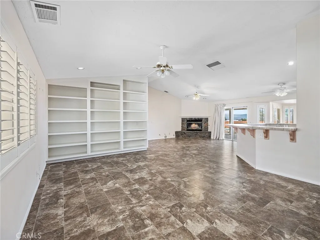 Additional image 60 of 16992 Joshua Rd, Apple Valley, CA 92307