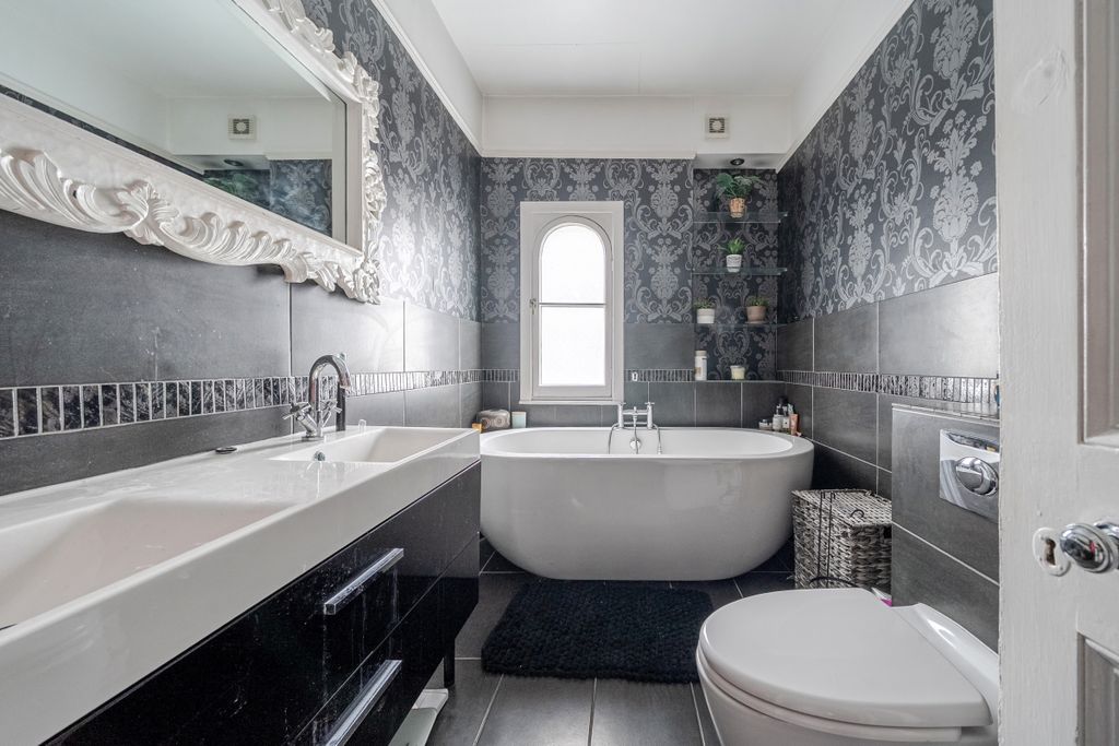 Additional image 14 of 4 bed terraced house to rentClarendon Avenue, Leamington Spa CV32
