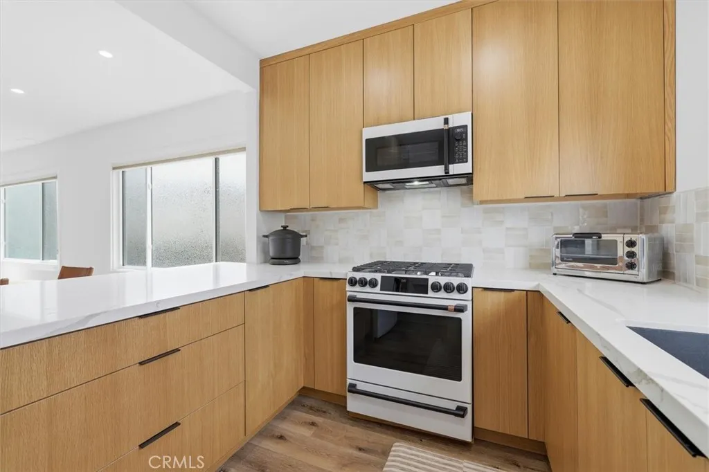 Additional image 43 of 11936 Gorham Ave, Los Angeles, CA 90049