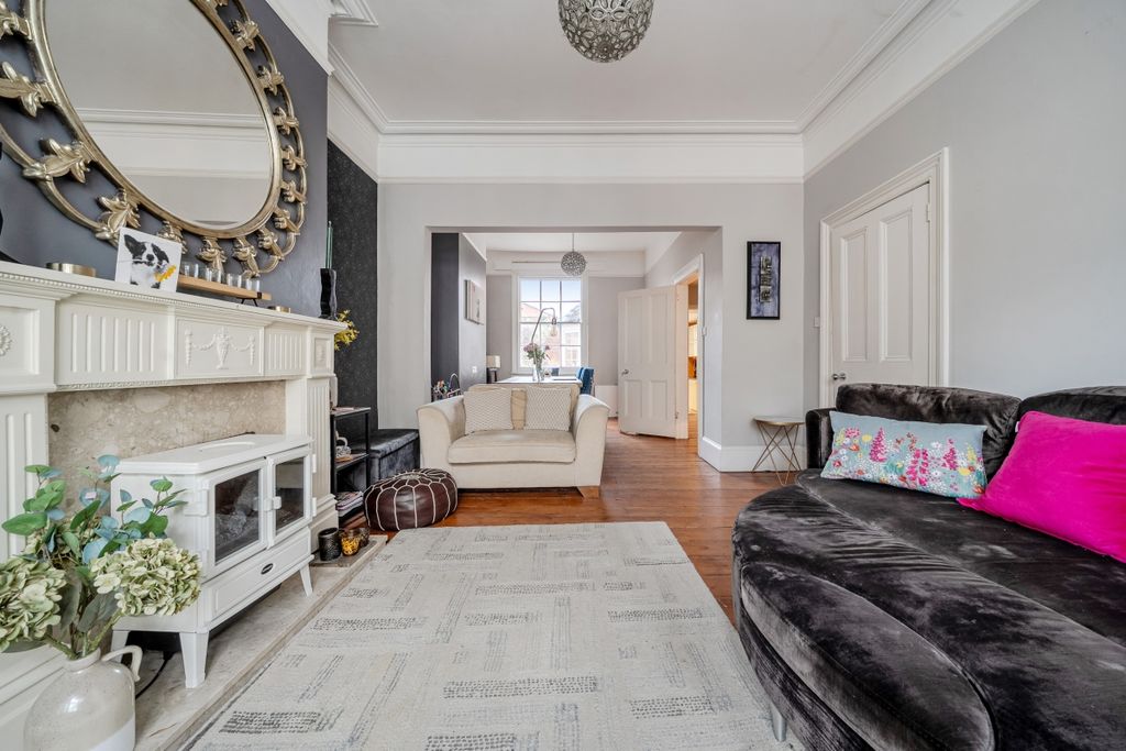 Additional image 4 of 4 bed terraced house to rentClarendon Avenue, Leamington Spa CV32