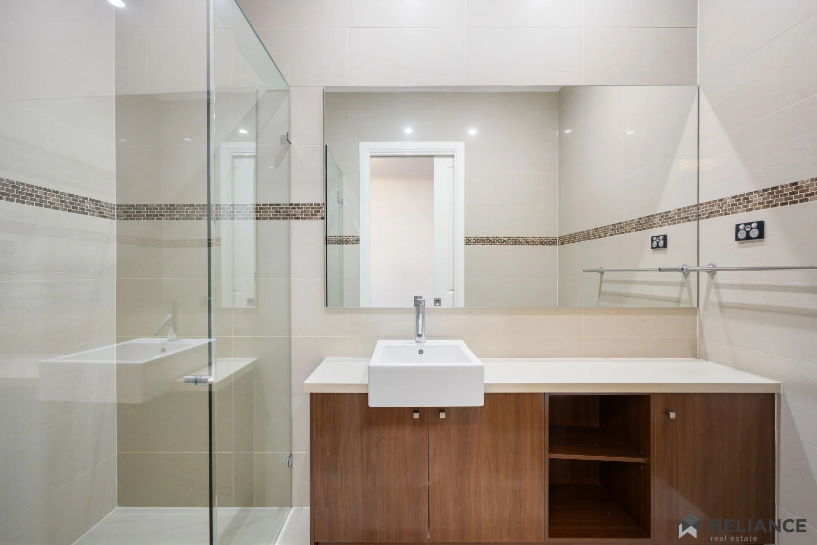 Additional image 20 of 8 Hanson Court, Taylors Lakes VIC 3038