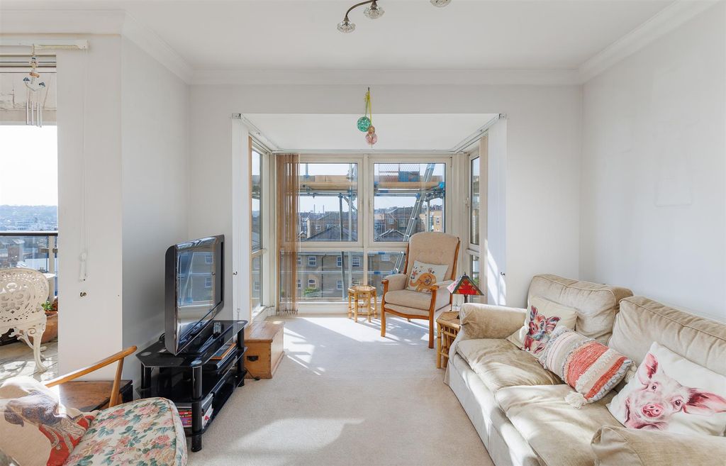 Additional image 9 of 3 bed flat for saleAdmiral Gardens, Cowes PO31