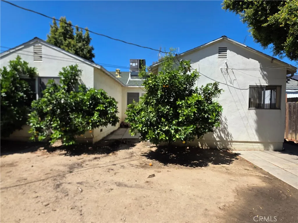 7446 Dempsey Ave, Lake Balboa, CA 91406