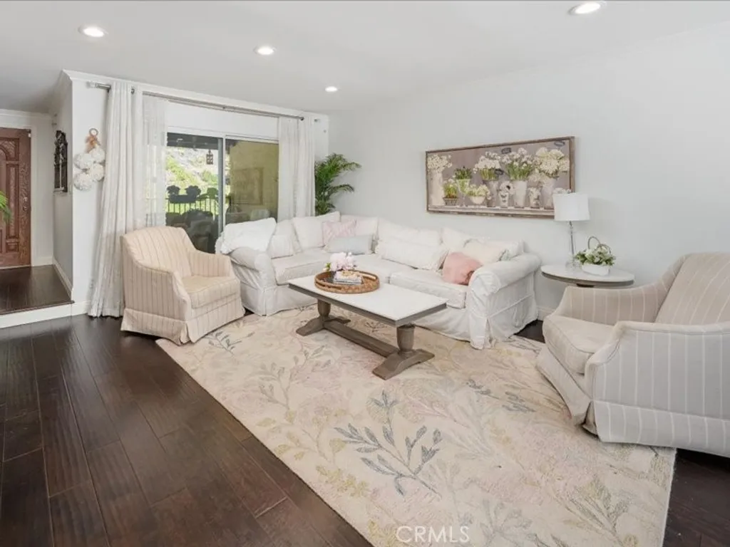 Additional image 10 of 9735 Via Roma, Burbank, CA 91504