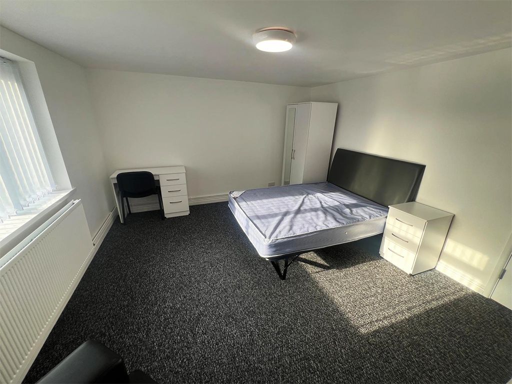 2 bed flat to rentGelli Street, Swansea SA1