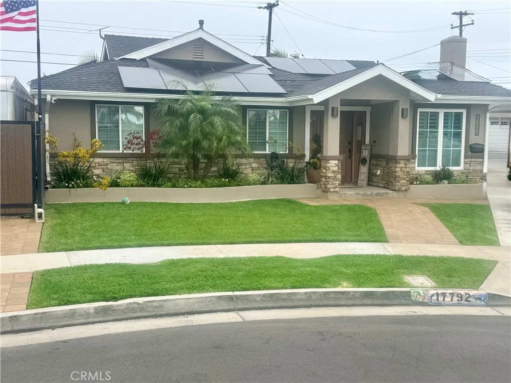 17792 Lewis Ln, Huntington Beach, CA 92647 photo 2