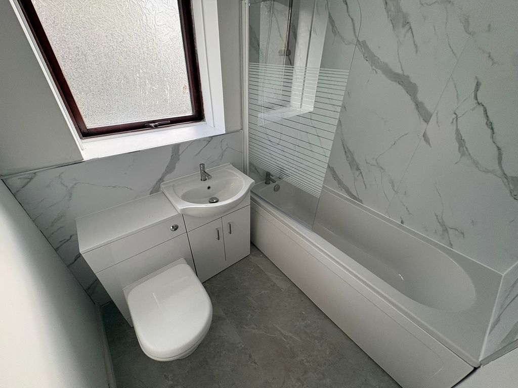 Additional image 8 of 2 bed flat to rentCanal Gardens, Elderslie PA5